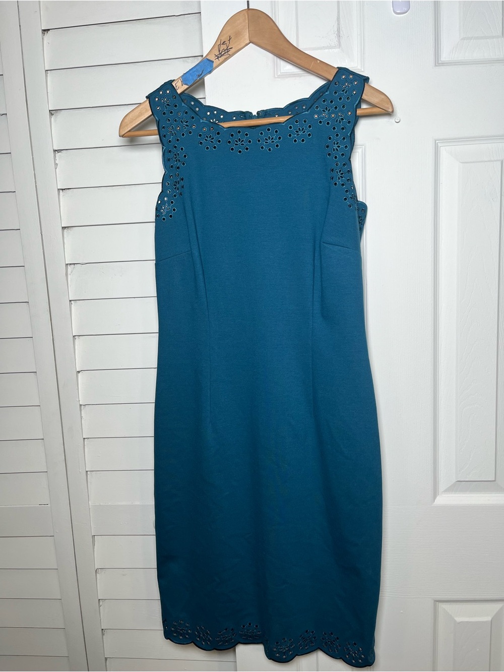NWT Talbots Teal Blue Scallop Neckline Eyelet Sheath Dress - Size 4 - Picture 3 of 17